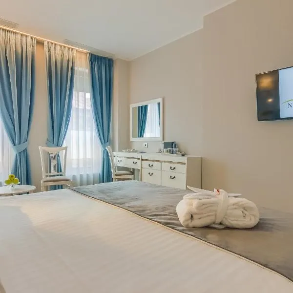 New Era Hotel Old Town - Covered pay parking within 10 minutes walk, hotel en Bucarest