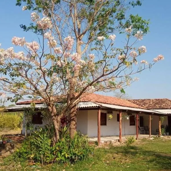 Chacara Cabana dos Lagos โรงแรมในRiachão