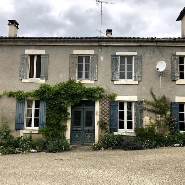 Maison Verdeau โรงแรมในChalais