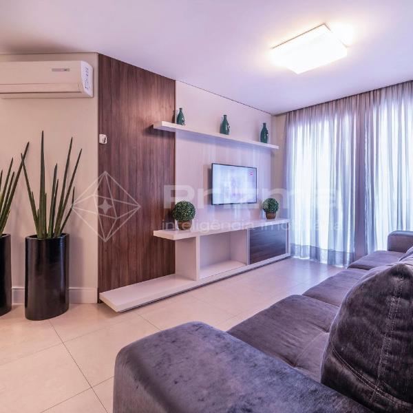 Boulevard 123 D - Apartamento com 3 dormitórios em elegante condomínio com piscina aquecida na praia do centro de Bombinhas