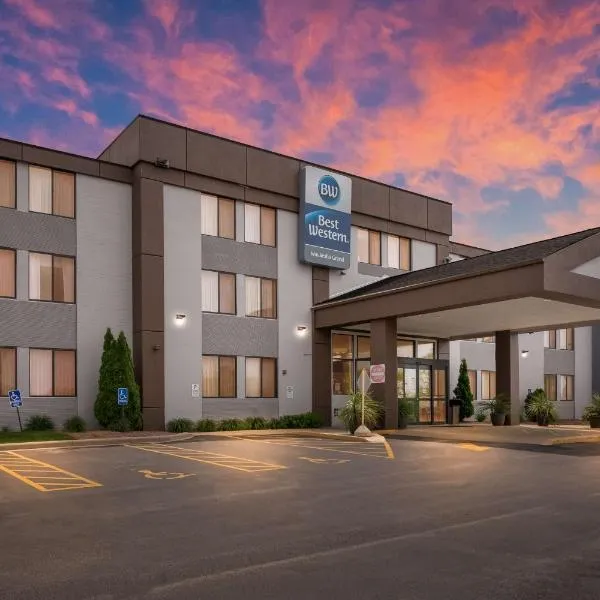 Best Western Waukesha Grand: Pewaukee şehrinde bir otel