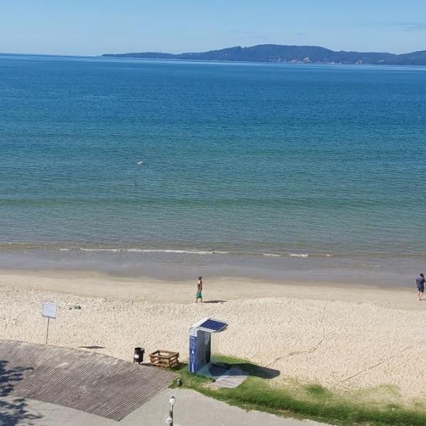 Apartamento 3 quartos e 3 sacadas de frente para o mar com visão panorâmica de toda praia de Itapema