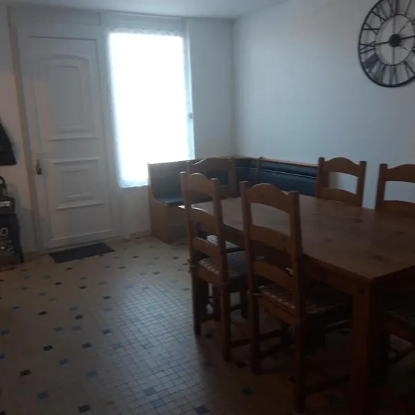 Maison individuelle draps et serviettes non inclus, hotell Morcenxis