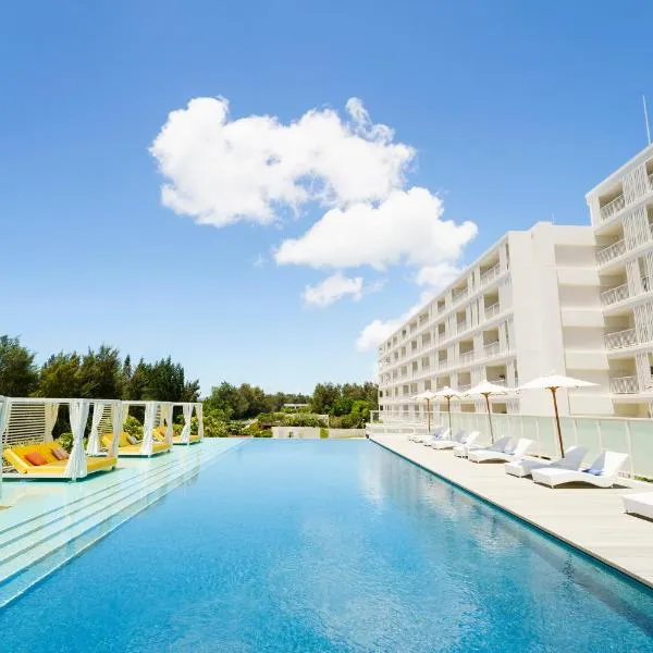 Hoshino Resorts BEB5 Okinawa Serakaki, hotel en Onna