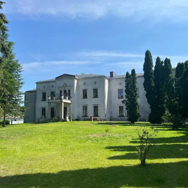Pałac Victoria – hotel w mieście Mgowo