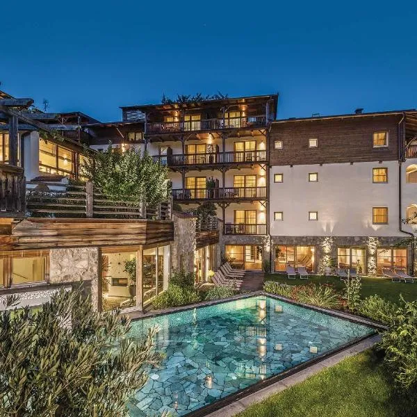 Taubers Unterwirt Aktiv & Vitalhotel, hotel v destinaci Feldthurns