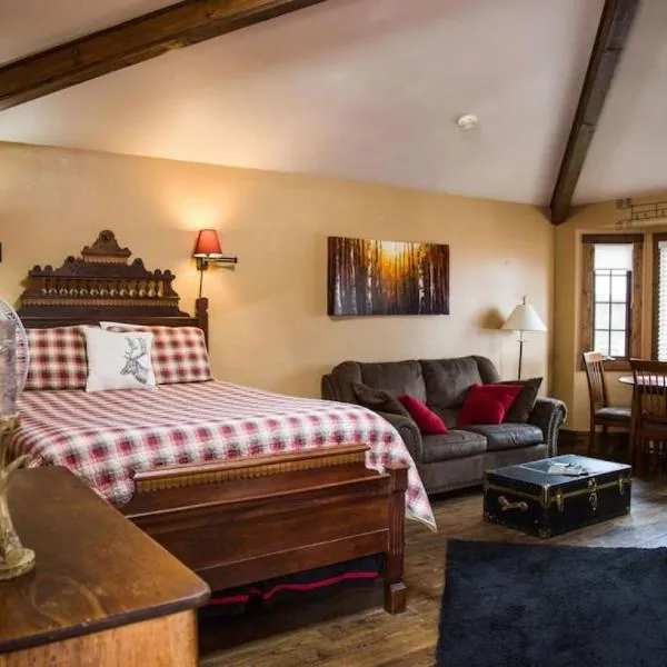 Sundance Suite, 1 Bedroom with fireplace Dogs OK, hotel di Estes Park