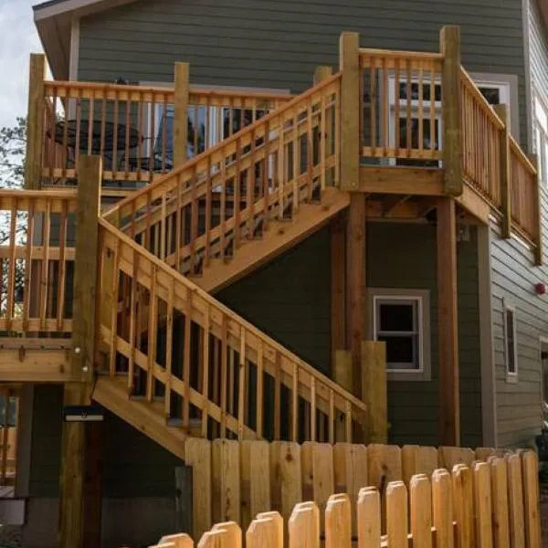 Spacious 2nd story loft with awesome views, hotel di Estes Park
