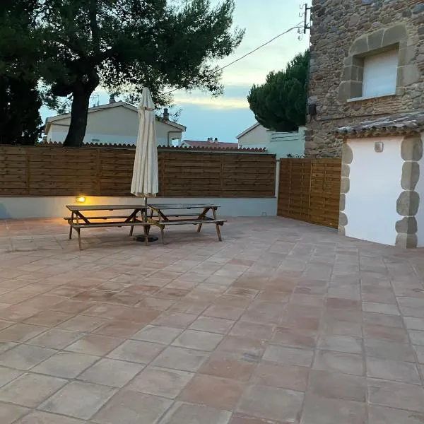 Masia Can Llonch, hotel v destinaci Plegamans