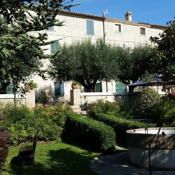 La Panoramica, hotel in Avenale