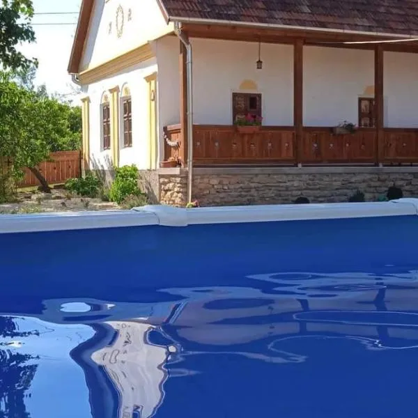 Kiscsermely Vendégház, khách sạn ở Jósvafő