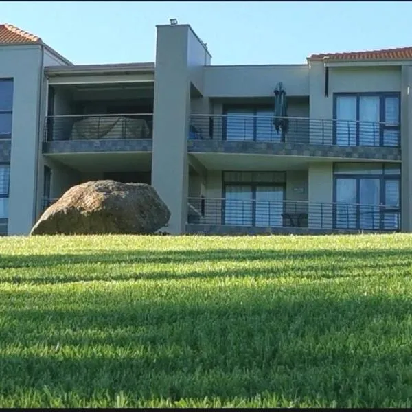 NNS Vaal River Luxury 3 Bedrooms Apartment, hotel v destinaci Vanderbijlpark