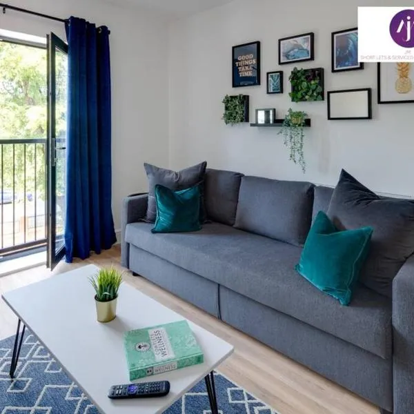 Stevenage Luxury 1Bed Apartment - Sleeps 4-WIFI-Free Parking- By JM Short Lets & Serviced Accommodation, hotel in Stevenage