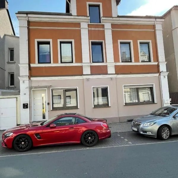 Ferienwohnung Neheim mit Dennis und Alexander Alexander mit Klimaanlage, hotel di Neheim Husten