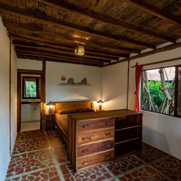 Suites La Tortuga, hotel v destinaci Ayampe