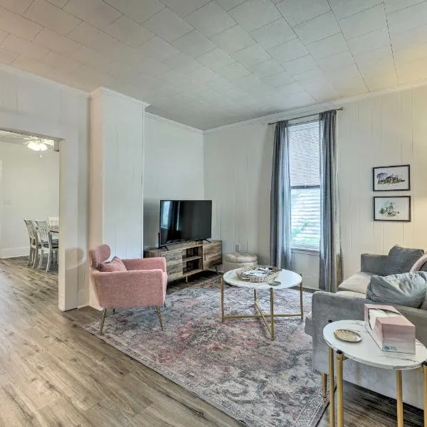 Pet-Friendly Greenville Home with Private Yard, Hotel in Greenville