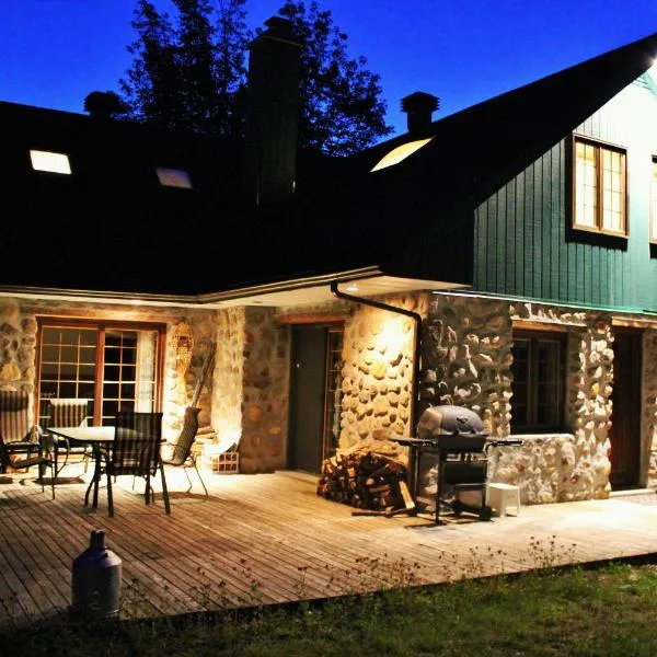 Chalet Rustique CRDS Tremblant, hotel en Lac-Supérieur