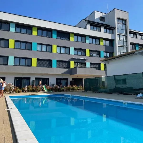 Lila Apartman, hotel em Balatonföldvár
