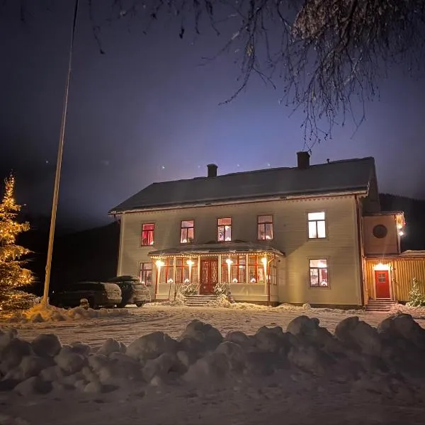 Mysig lägenhet i Prästgård nära Branäs, hotel en Sysslebäck