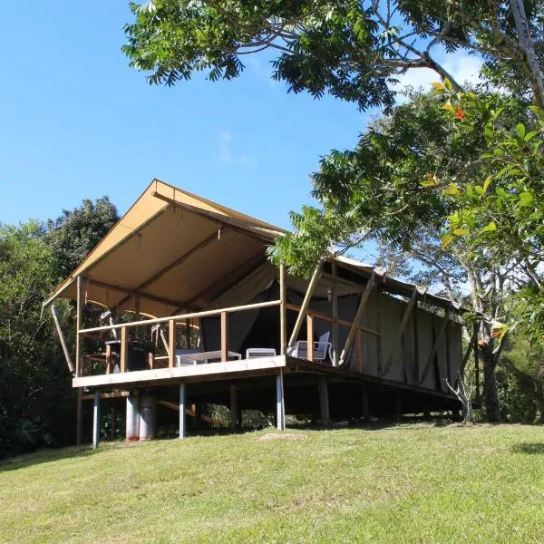 Silk Pavilions Glamping, hotel in Upper Horseshoe Creek