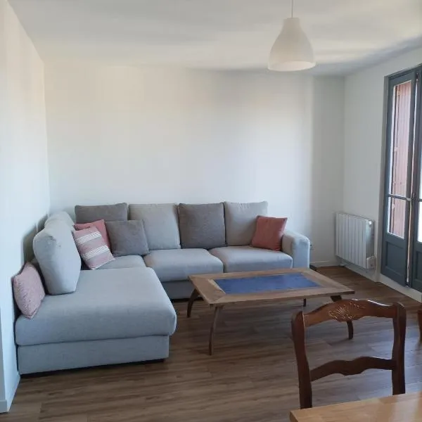 Plein centre, T3, 2ch, balcon et vue, ξενοδοχείο σε Mεze