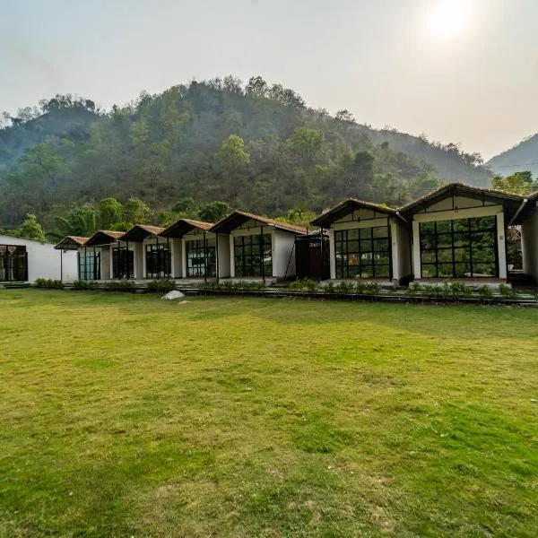 Bijni에 위치한 호텔 The Ayali Riverside Resort