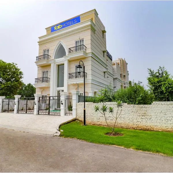 FabHotel K9 Villa, hotel in Ludhiana