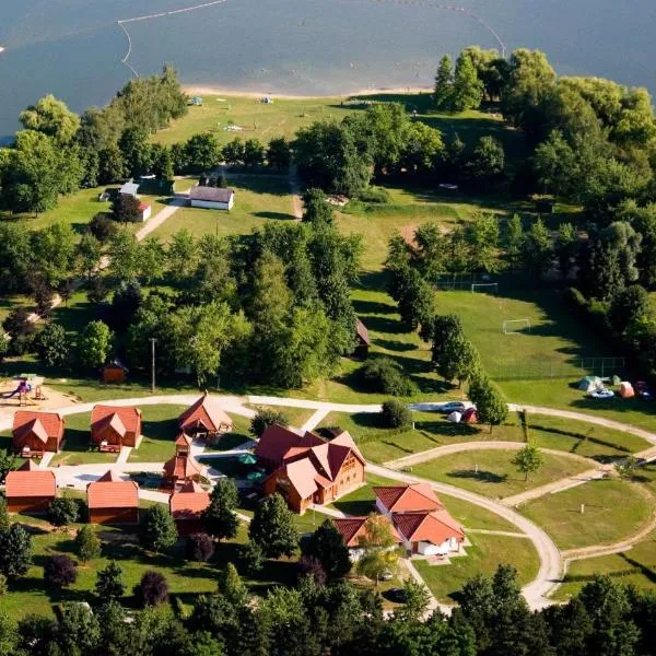 Aquatherma Termálfalu és Kemping, hotel v destinaci Zalaegerszeg