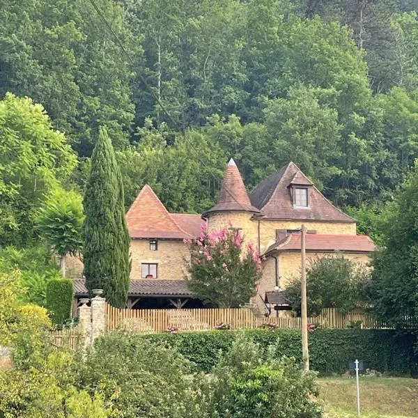 Stargazer Studio, hotell i Saint-Chamassy