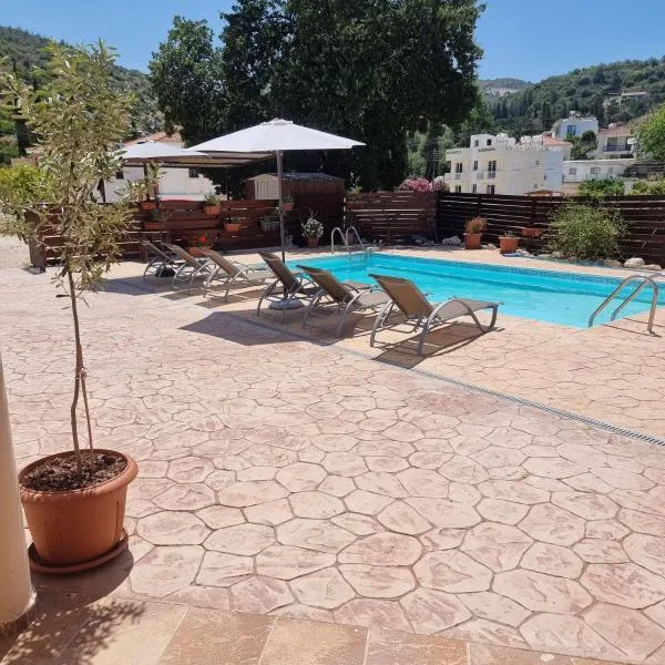 Potamos Private Suites, hotel v destinaci Paphos City