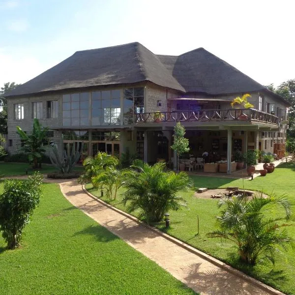 Weru Weru River Lodge, hotel in Lemira