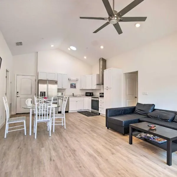 Sleek Tavares Condo 3 Miles to Downtown, hotel en Tavares