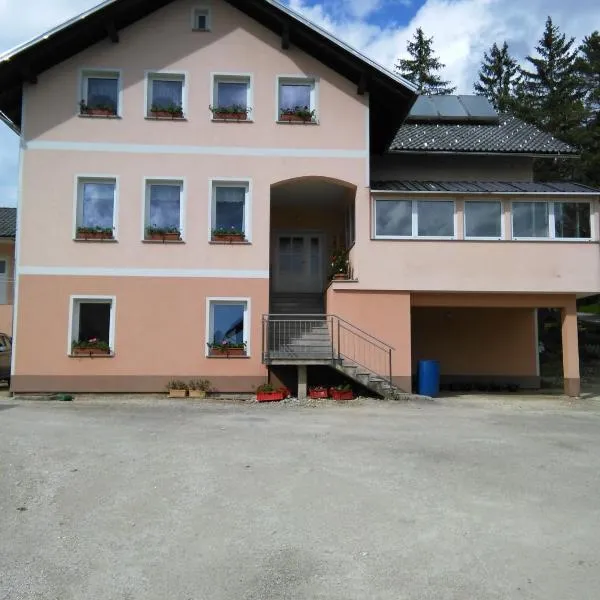 KMETIJA KNAVS, hôtel à Hrib-Loški Potok