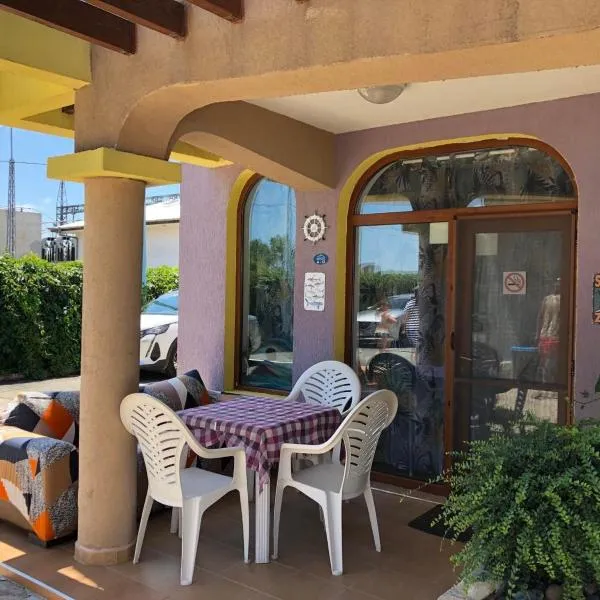 Apartment Black Sea Shark, hotel in Chernomorets