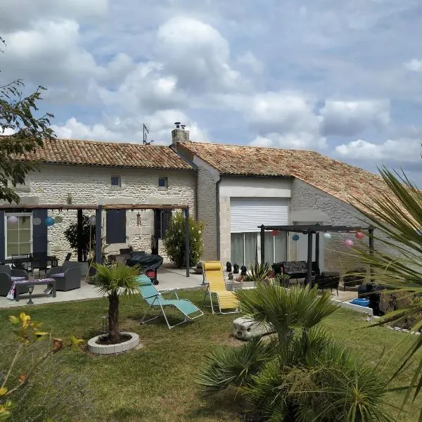 B&B Bel Agave, hotell i Saint-Bonnet-sur-Gironde