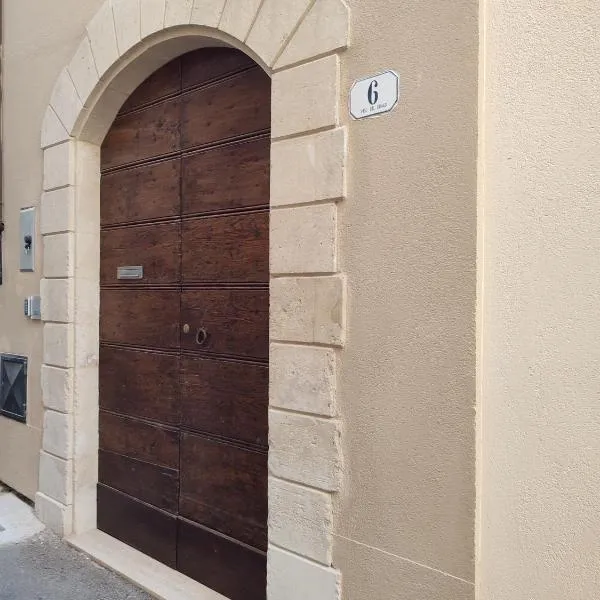 Il Vico Del Drago, hotel v destinaci LʼAquila