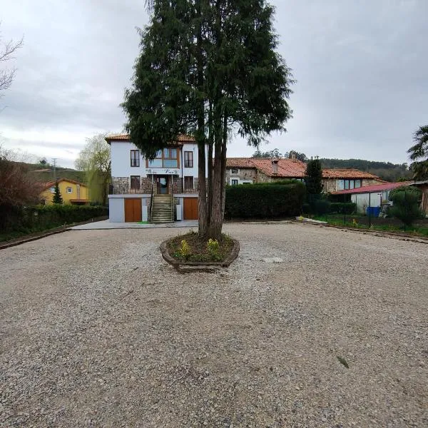 El Pino, hotel v destinaci Penagos