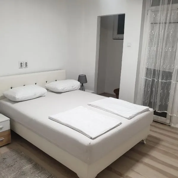 Apartman Lana, hotel sa Bosanski Novi