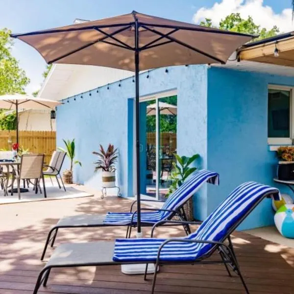 Blue vacation house, hotel in Manasota Key