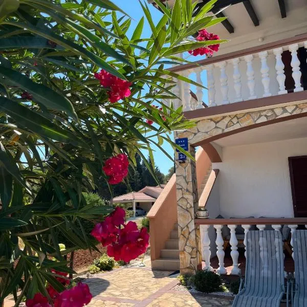 Apartmani Hranjec, hotel v mestu Ugljan