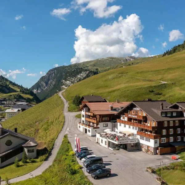 Hotel Enzian, hotel in Sankt Christoph am Arlberg