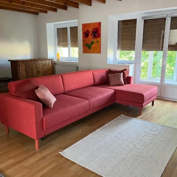 Appartement dans maison avec cour et parc, hotel in Fresnes-en-Woëvre