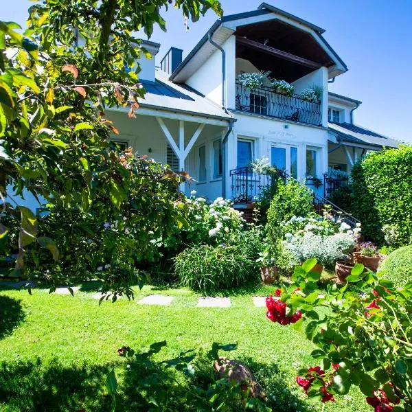 Hoff dom przy morzu, hotel v destinaci Trzęsacz