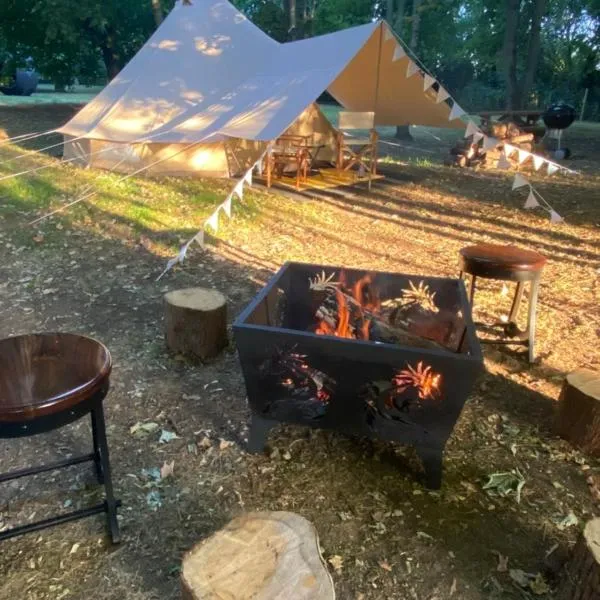 Eakley Manor Farm Glamping, hotel in Newport Pagnell