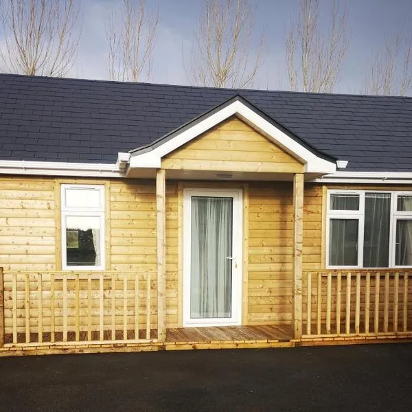 Country Cabin Retreat, Ireland's Hidden Heartland F35 YC67, hotel v destinaci Ballyhaunis