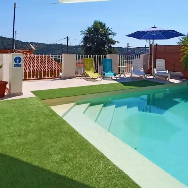 간디아에 위치한 호텔 VILLA FALCONERA APARTAMENTS, GANDIA a las faldas de la montaña RELAX & PETS