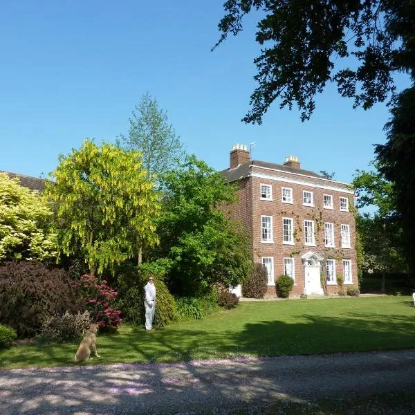 Church house, hotel a Martley