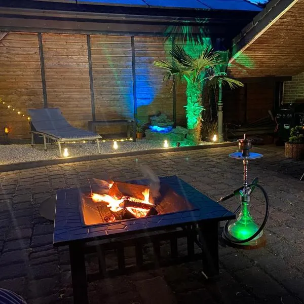 Wohnen direkt an der Rheinpromenade mit Whirlpool und Sauna, Hotel in Götterswickerhamm