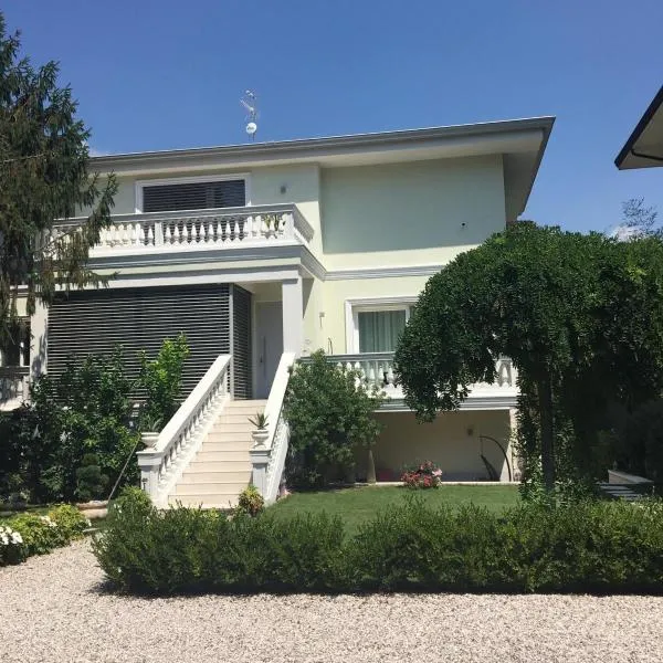 Villa Romantika, hotel v destinaci Arco