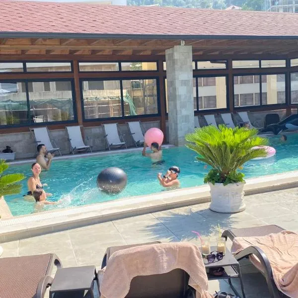 PANORAMA Rooms Hotel near the Old Bazaar: Kroya şehrinde bir otel